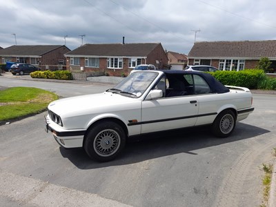 Lot 71 - 1991 BMW 318i Convertible