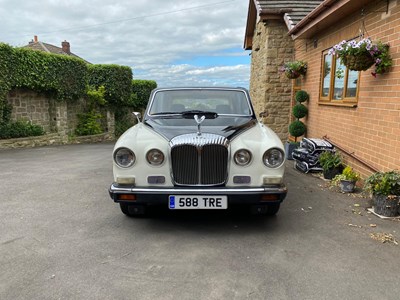 Lot 75 - 1990 Daimler DS420 Limousine