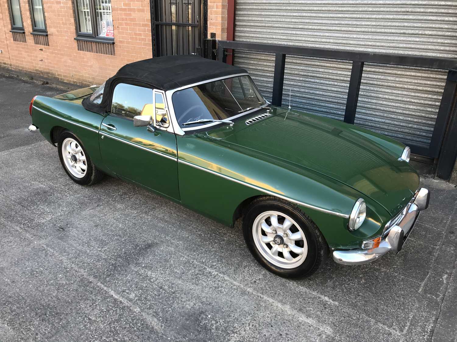 Lot 80 - 1976 MGB Roadster