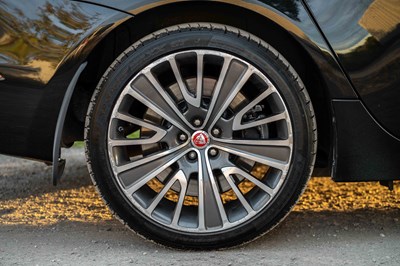 Lot 72 - 2017 Jaguar XJ Autobiography