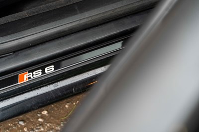 Lot 16 - 2004 Audi RS6 Avant