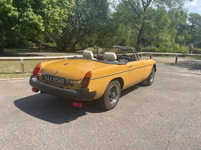 Lot 109 - 1977 MGB Roadster
