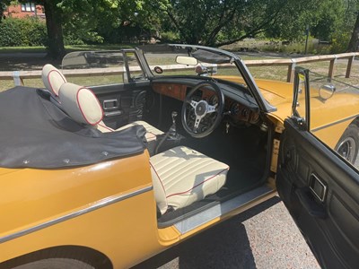 Lot 109 - 1977 MGB Roadster