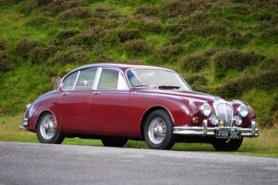Lot 90 - 1965 Daimler V8-250