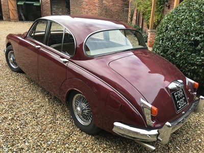 Lot 90 - 1965 Daimler V8-250