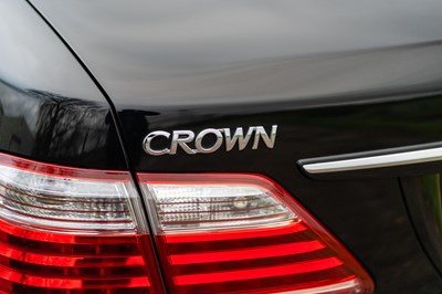 Lot 6 - 2010 Toyota Crown Royal
