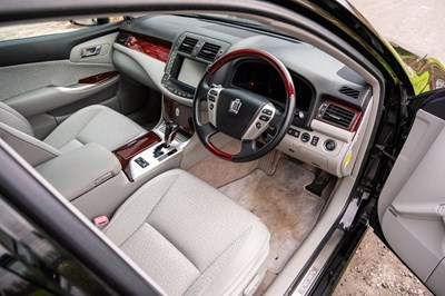 Lot 6 - 2010 Toyota Crown Royal