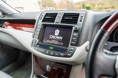 Lot 6 - 2010 Toyota Crown Royal
