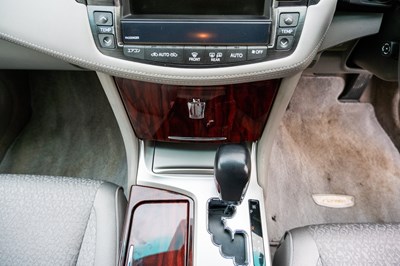 Lot 6 - 2010 Toyota Crown Royal