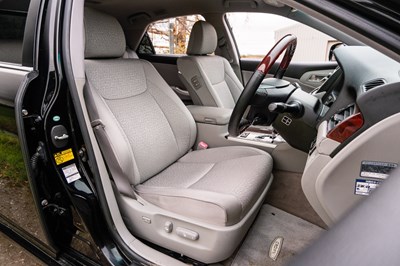 Lot 6 - 2010 Toyota Crown Royal