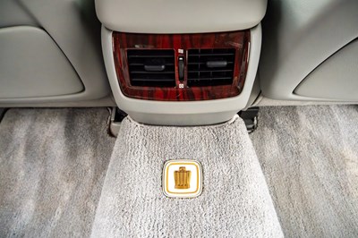 Lot 6 - 2010 Toyota Crown Royal