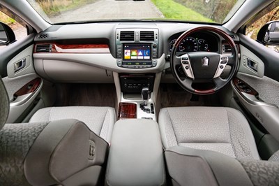 Lot 6 - 2010 Toyota Crown Royal