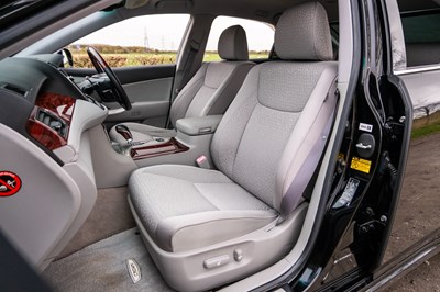 Lot 6 - 2010 Toyota Crown Royal