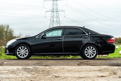 Lot 6 - 2010 Toyota Crown Royal