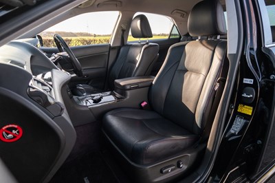Lot 48 - 2012 Toyota Crown Athlete