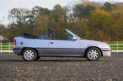 Lot 101 - 1990 Astra GTE Cabriolet
