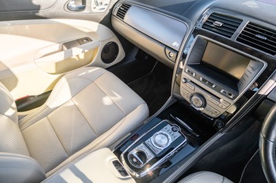 Lot 102 - 2009 Jaguar XKR Coupe