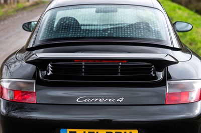 Lot 58 - 2001 Porsche 911 Carrera 4