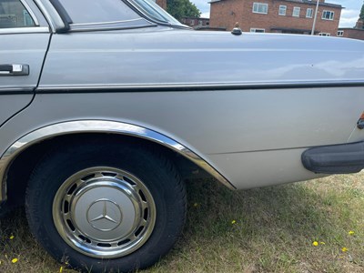 Lot 78 - 1984 Mercedes-Benz 200