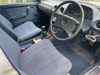 Lot 78 - 1984 Mercedes-Benz 200