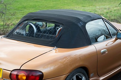 Lot 8 - 1998 Mazda MX-5 Roadster