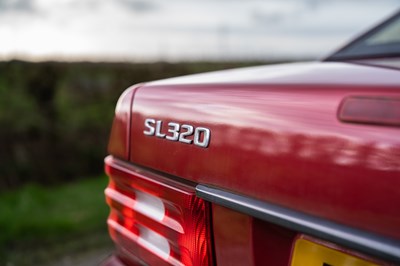 Lot 71 - 1999 Mercedes-Benz SL 320