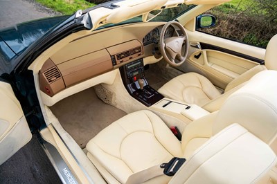Lot 35 - 1998 Mercedes-Benz SL280