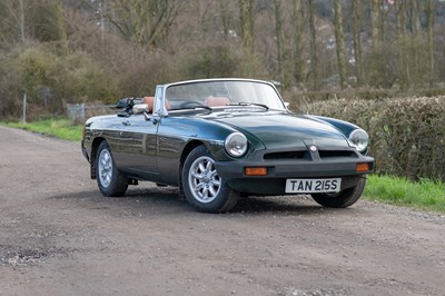 Lot 33 - 1977 MG B Roadster