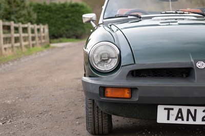 Lot 33 - 1977 MG B Roadster