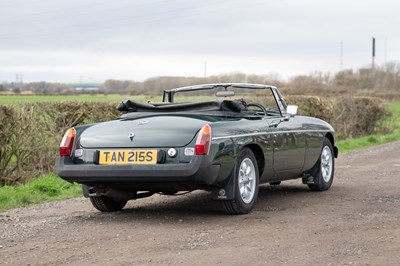 Lot 33 - 1977 MG B Roadster