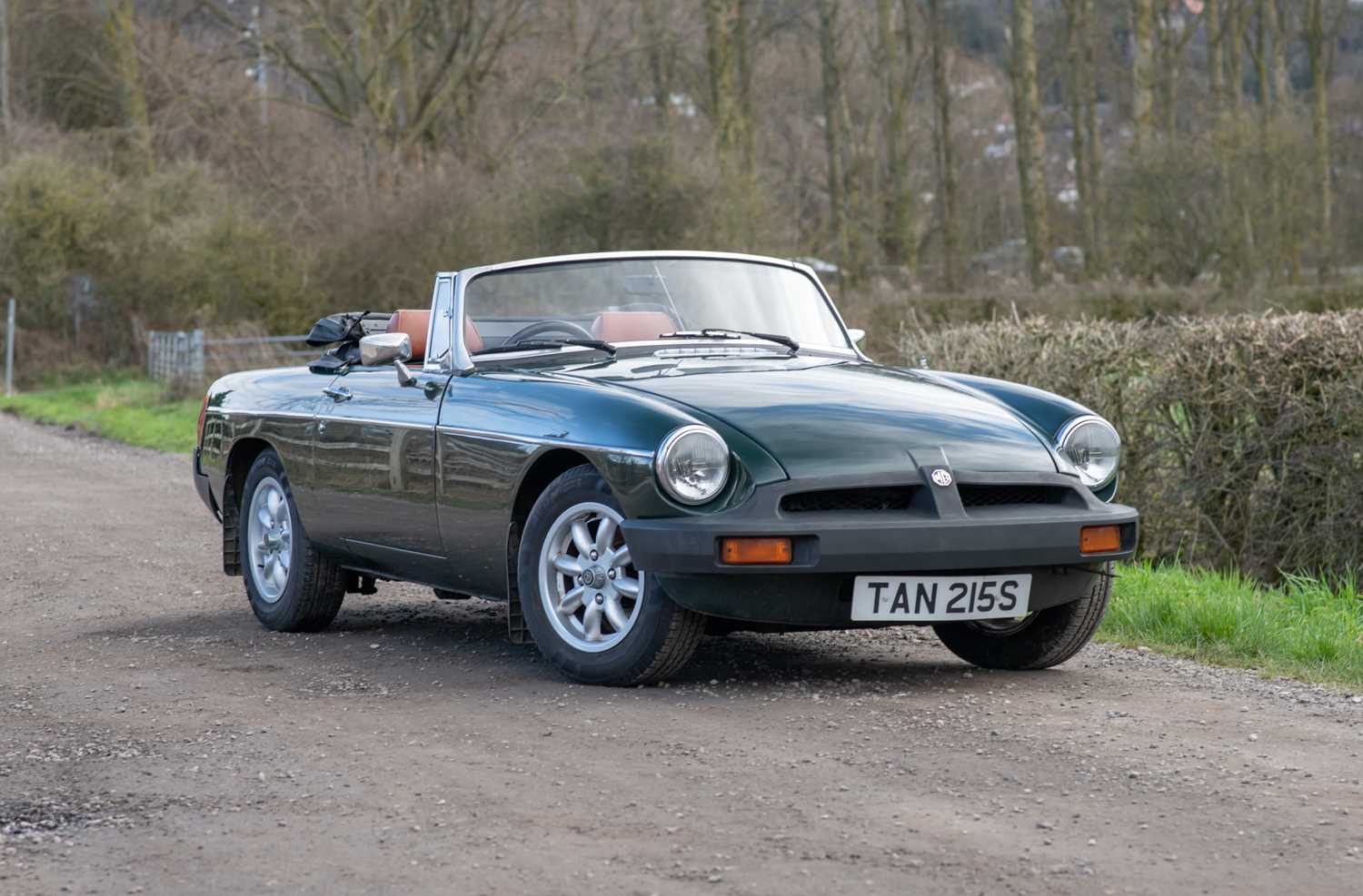 Lot 33 - 1977 MG B Roadster