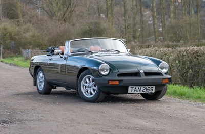 Lot 33 - 1977 MG B Roadster