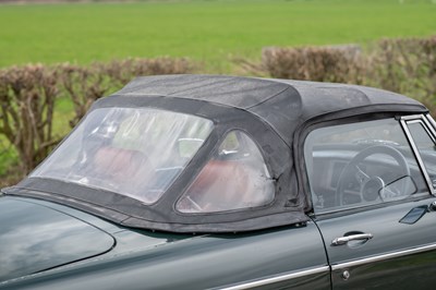 Lot 33 - 1977 MG B Roadster