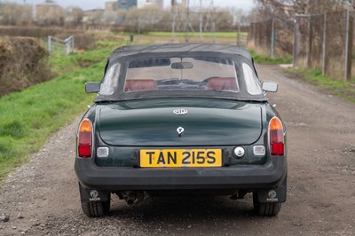 Lot 33 - 1977 MG B Roadster