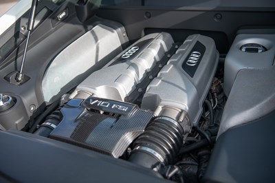 Lot 51 - 2010 Audi R8 V10 Plus S Tronic
