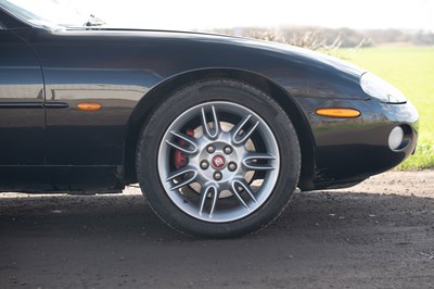 Lot 25 - 2001 Jaguar XK8 Coupe