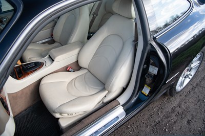 Lot 25 - 2001 Jaguar XK8 Coupe