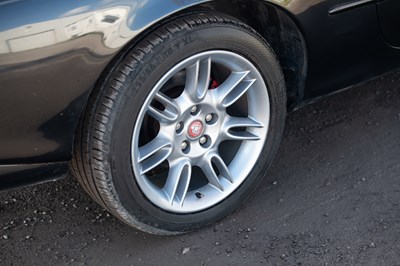 Lot 25 - 2001 Jaguar XK8 Coupe