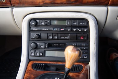Lot 25 - 2001 Jaguar XK8 Coupe