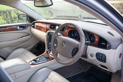 Lot 30 - 2004 Jaguar XJR Supercharged