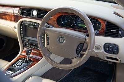 Lot 30 - 2004 Jaguar XJR Supercharged