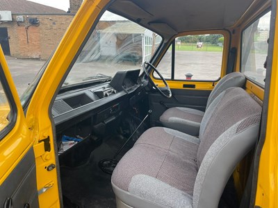 Lot 71 - 1983 Ford Transit Flatbed