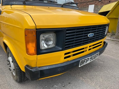 Lot 71 - 1983 Ford Transit Flatbed