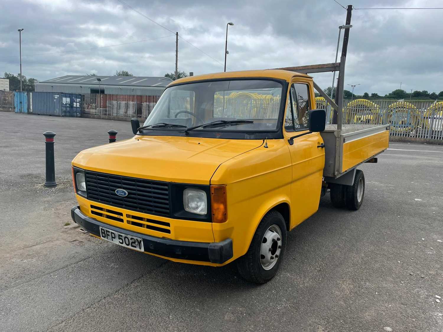 Lot 71 - 1983 Ford Transit Flatbed