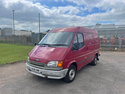 Lot 72 - 1993 Ford Transit 120 Custom Panel Van
