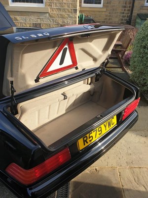 Lot 106 - 1997 Mercedes-Benz SL 320