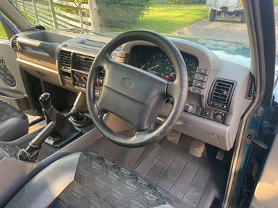 Lot 83 - 1998 Land Rover Discovery 1