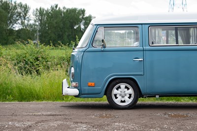 Lot 1998 Volkswagen Transporter T2