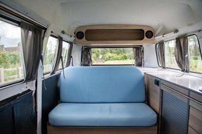Lot 1998 Volkswagen Transporter T2