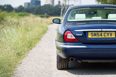Lot 2004 Jaguar XJ8 Sovereign LWB